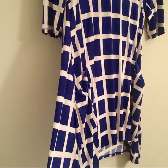 Window Pane Tunic - Picture 2 of 4